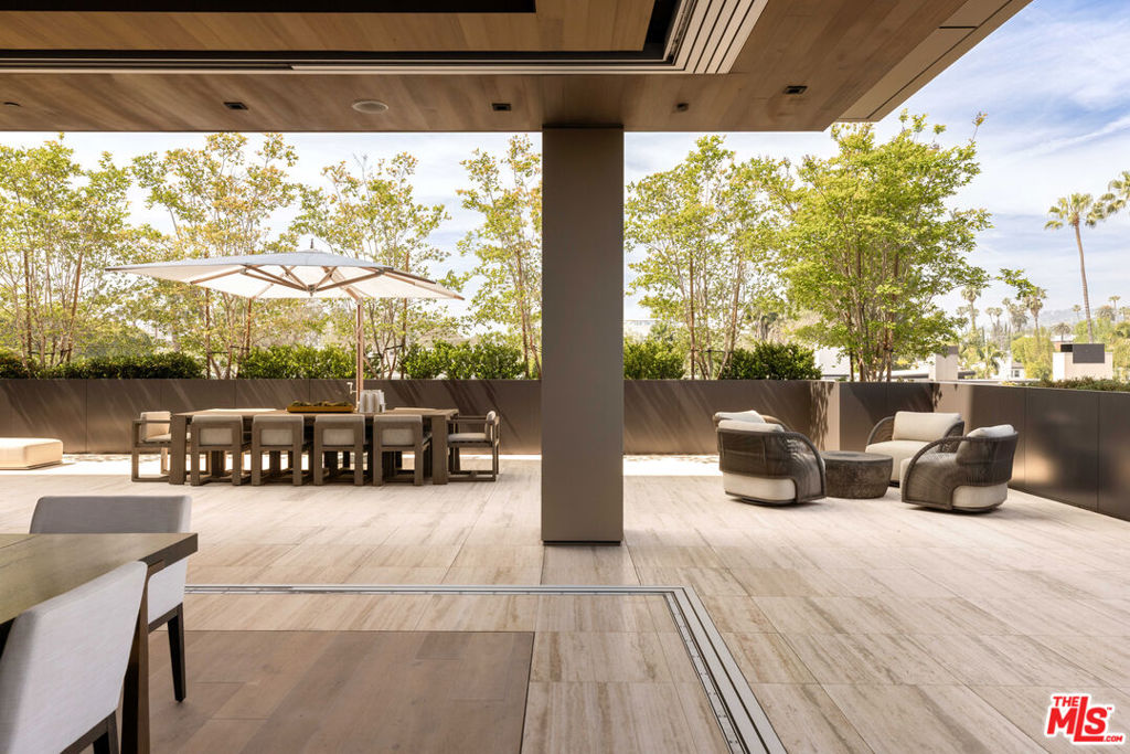 8899 Beverly Boulevard 4A