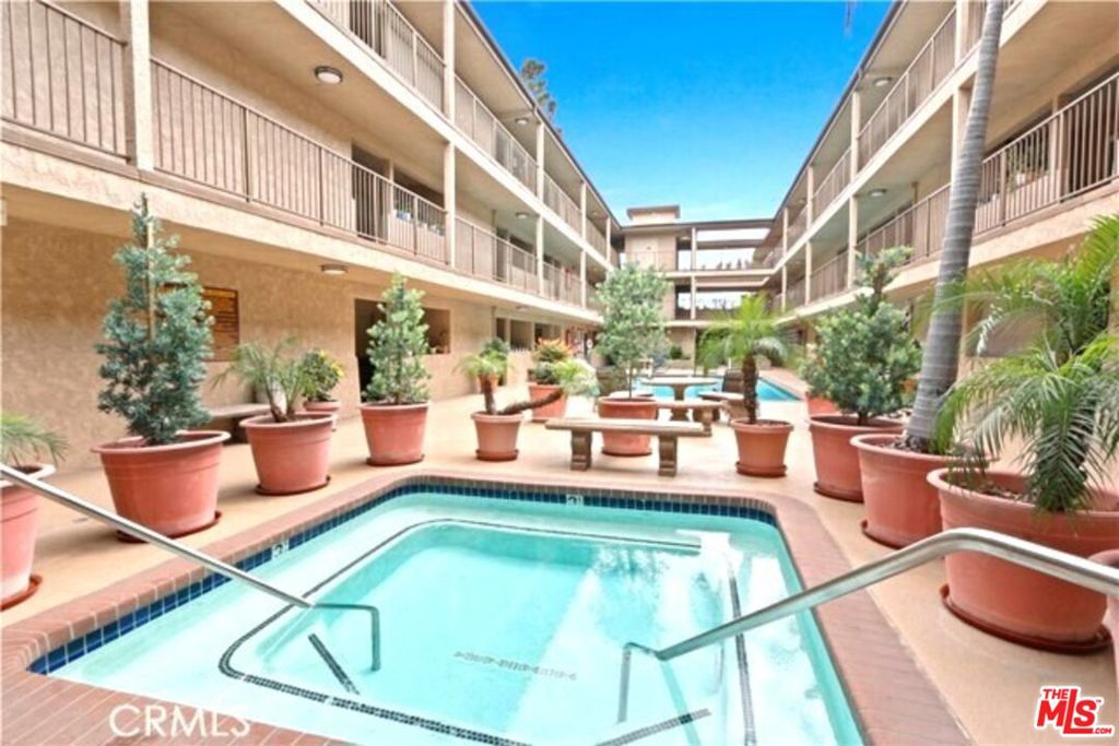 2501 W Redondo Beach Boulevard 324