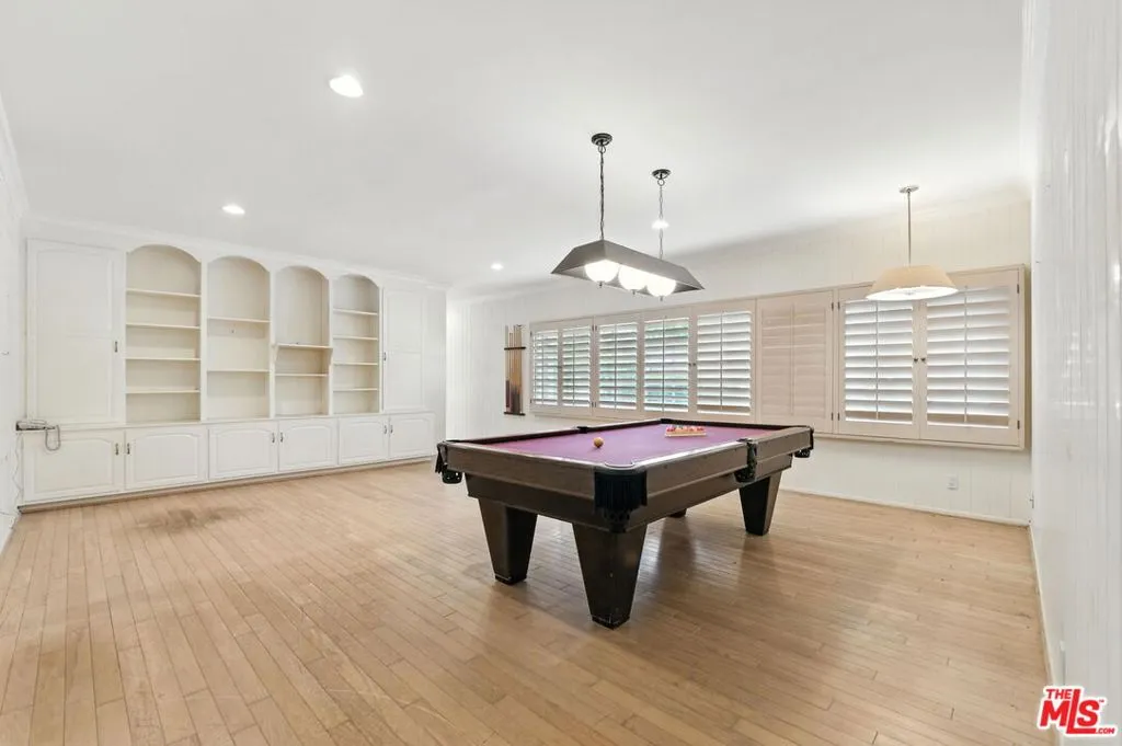 Los Angeles, California 90049, United States, 4 Bedrooms Bedrooms, ,4 BathroomsBathrooms,Residential,Active,166652