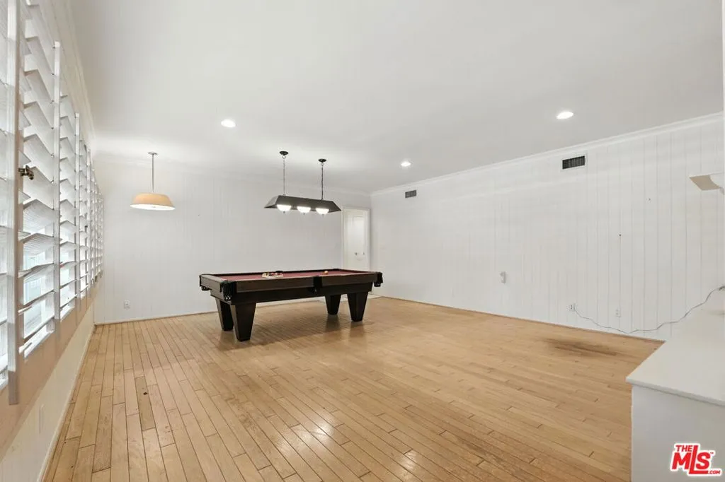 Los Angeles, California 90049, United States, 4 Bedrooms Bedrooms, ,4 BathroomsBathrooms,Residential,Active,166652