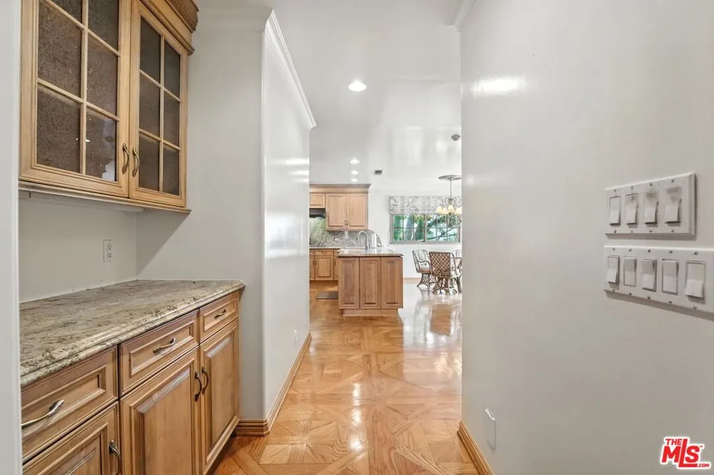 Los Angeles, California 90049, United States, 4 Bedrooms Bedrooms, ,4 BathroomsBathrooms,Residential,Active,166652