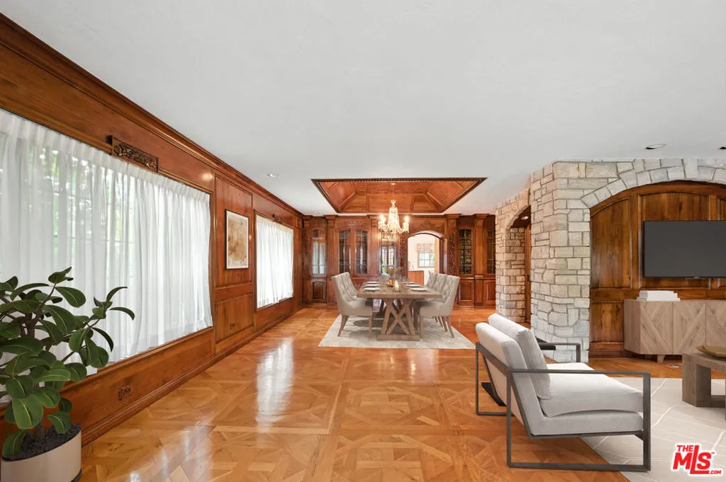 Los Angeles, California 90049, United States, 4 Bedrooms Bedrooms, ,4 BathroomsBathrooms,Residential,Active,166652