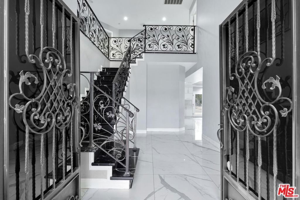 11577 Newcastle Avenue