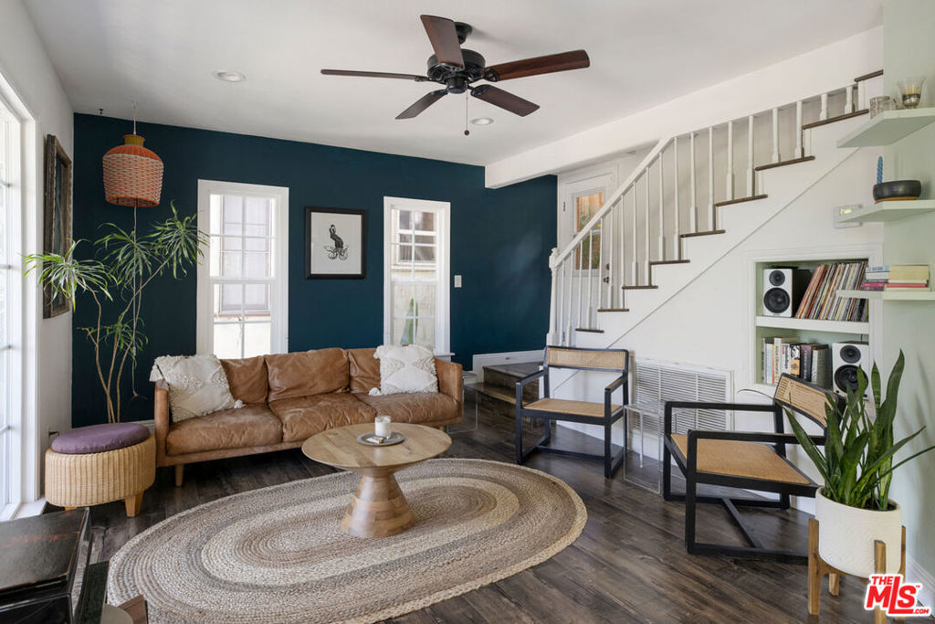 2321 Lake View Avenue