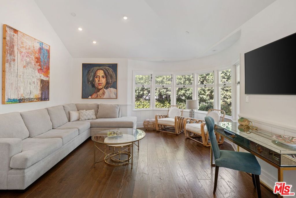 954 5th Street