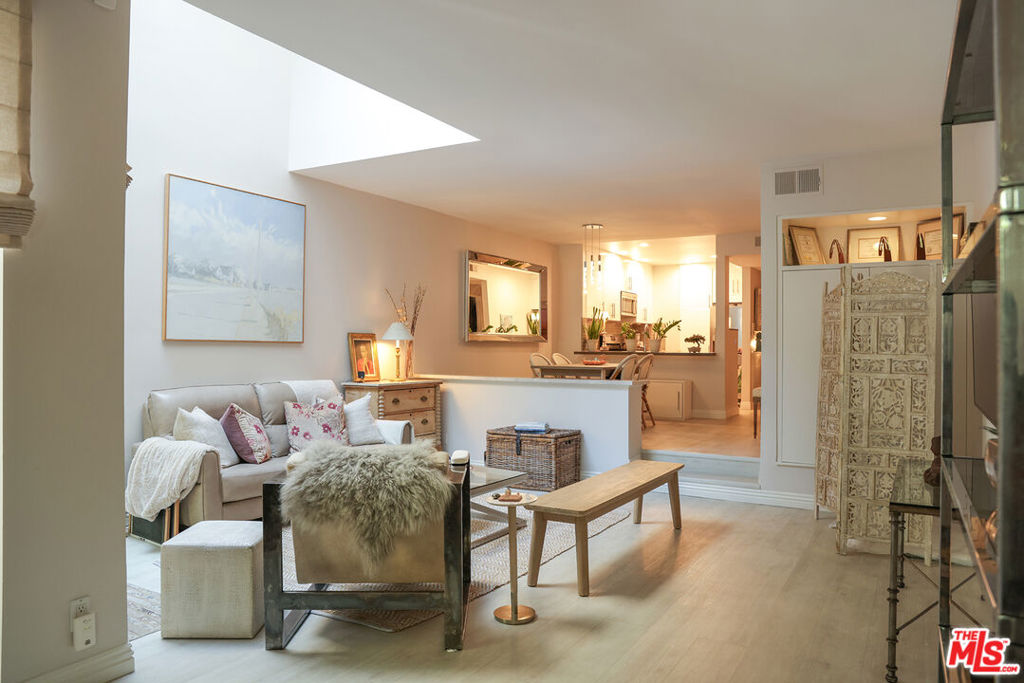 1617 S Beverly Glen Boulevard 204