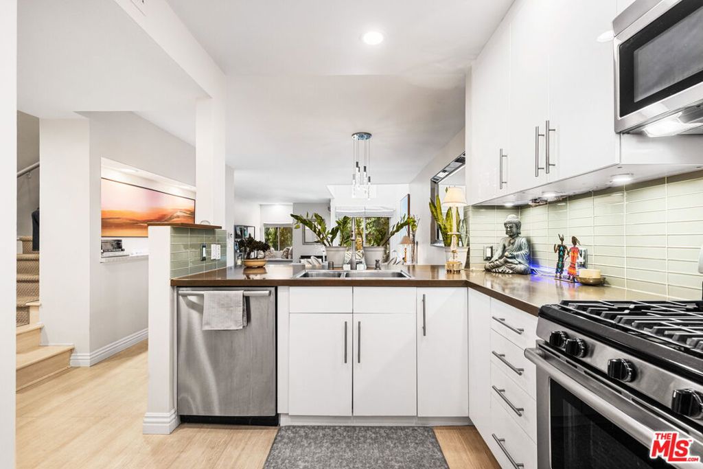 1617 S Beverly Glen Boulevard 204