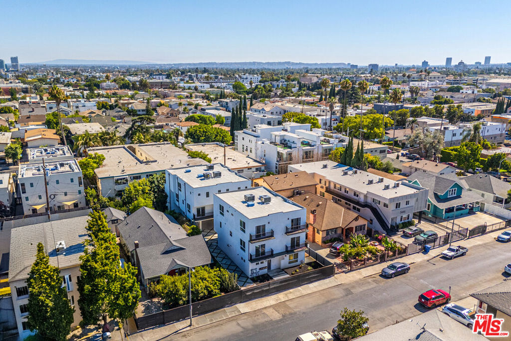 Properties 1 5436 Romaine Street