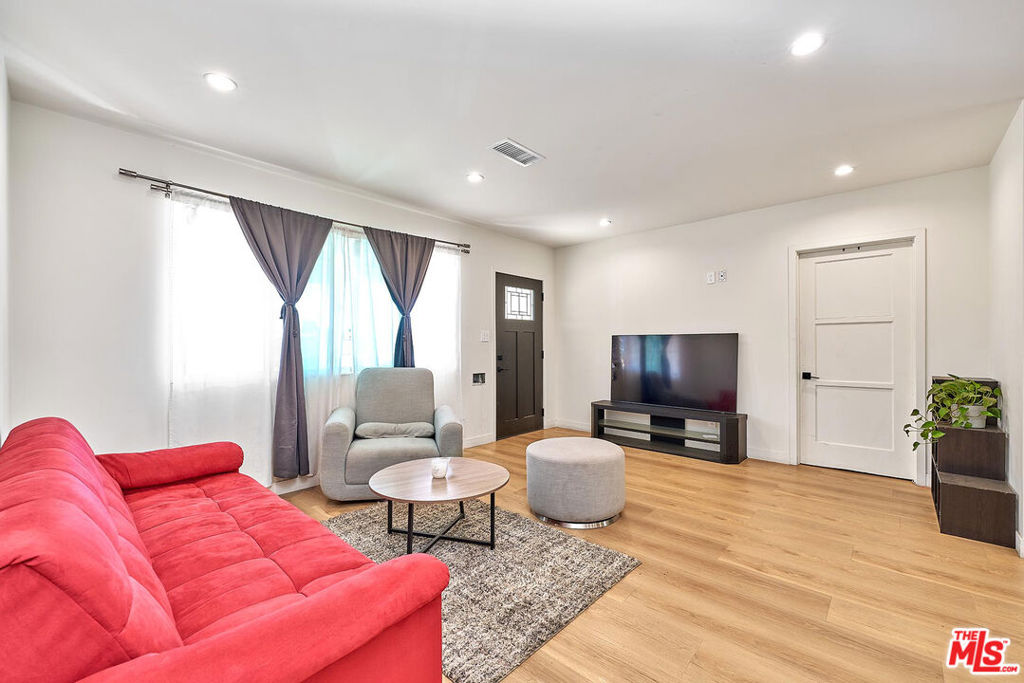 11137 Archwood Place