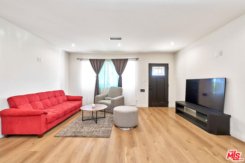 11137 Archwood Place