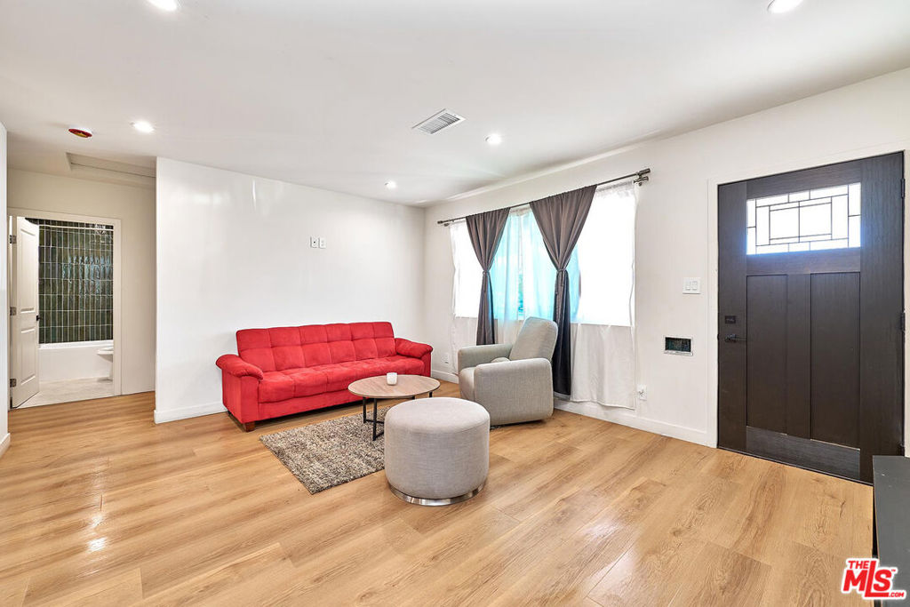 11137 Archwood Place