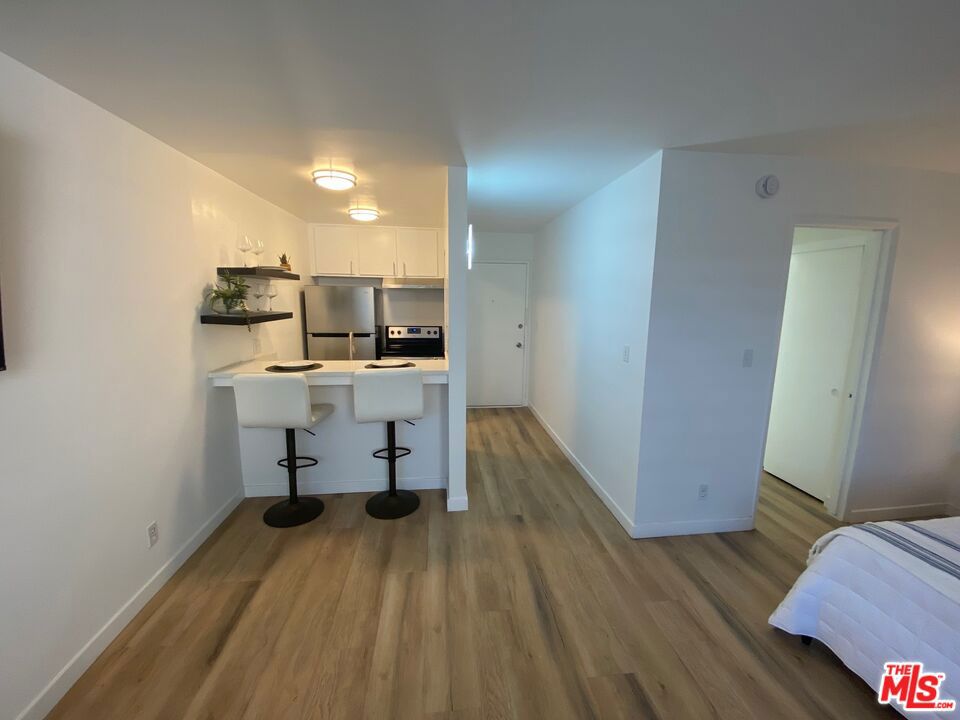 320 S Ardmore Avenue 316