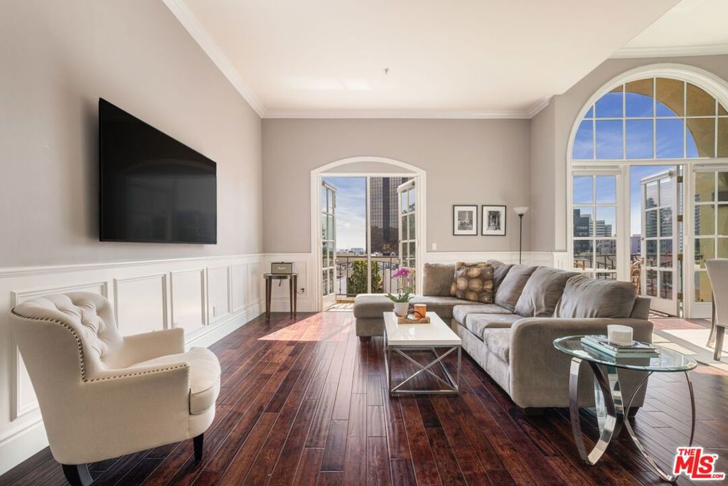 Properties 3 11500 San Vicente Boulevard 522