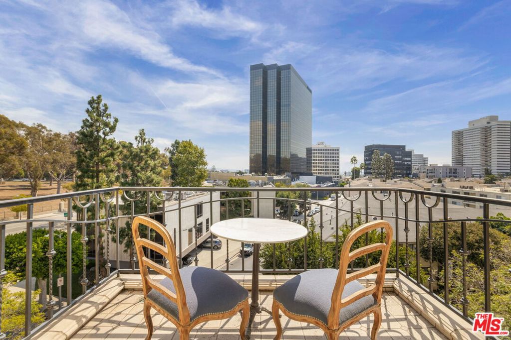 Properties 4 11500 San Vicente Boulevard 522