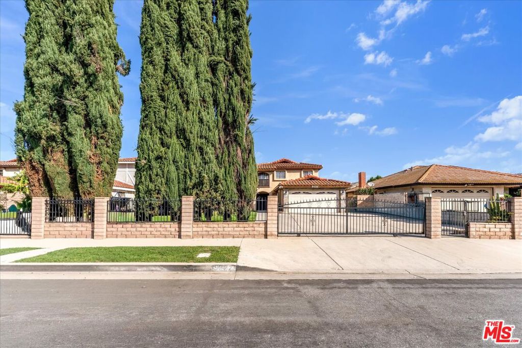 9322 Columbus Avenue