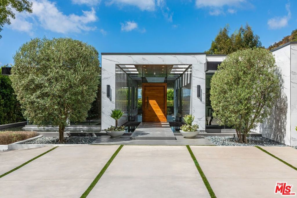 Properties 3 2002 LOMA VISTA Drive