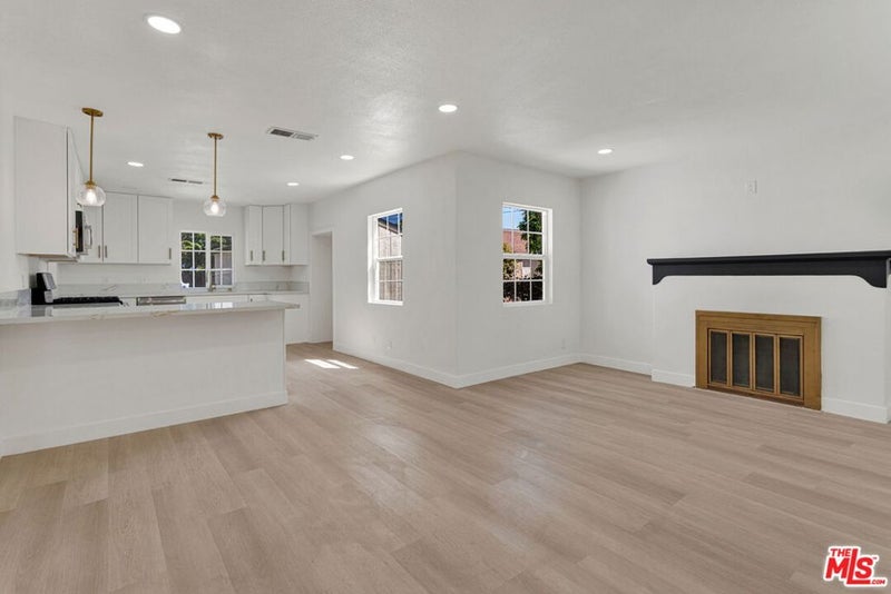 422 W 34th Street
