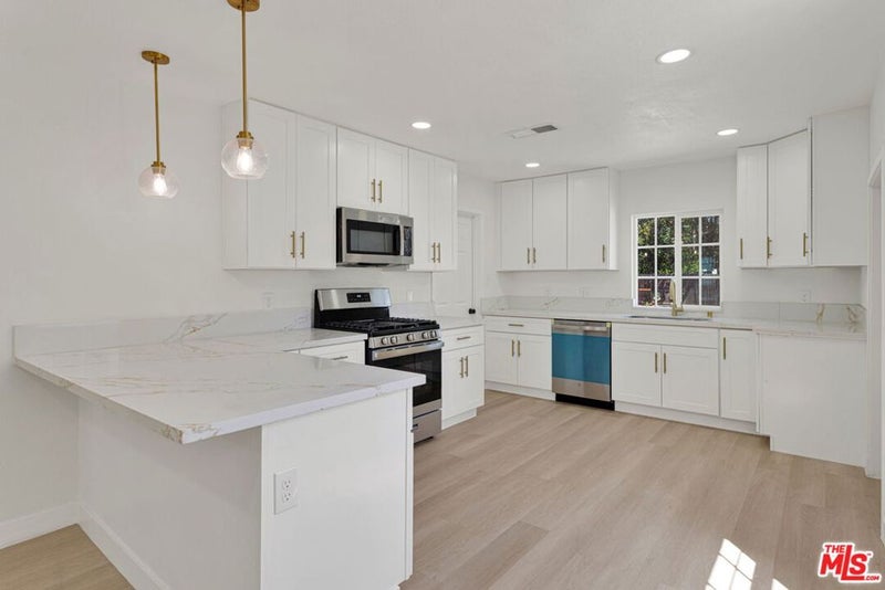 422 W 34th Street