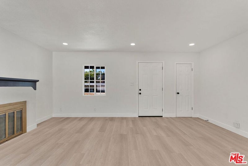 422 W 34th Street