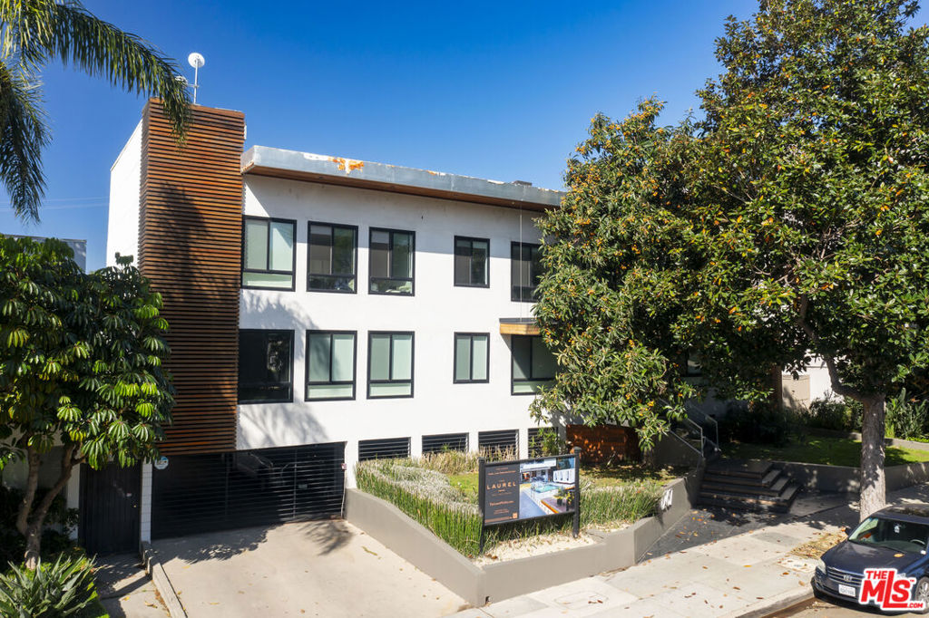 1267 N Laurel Avenue