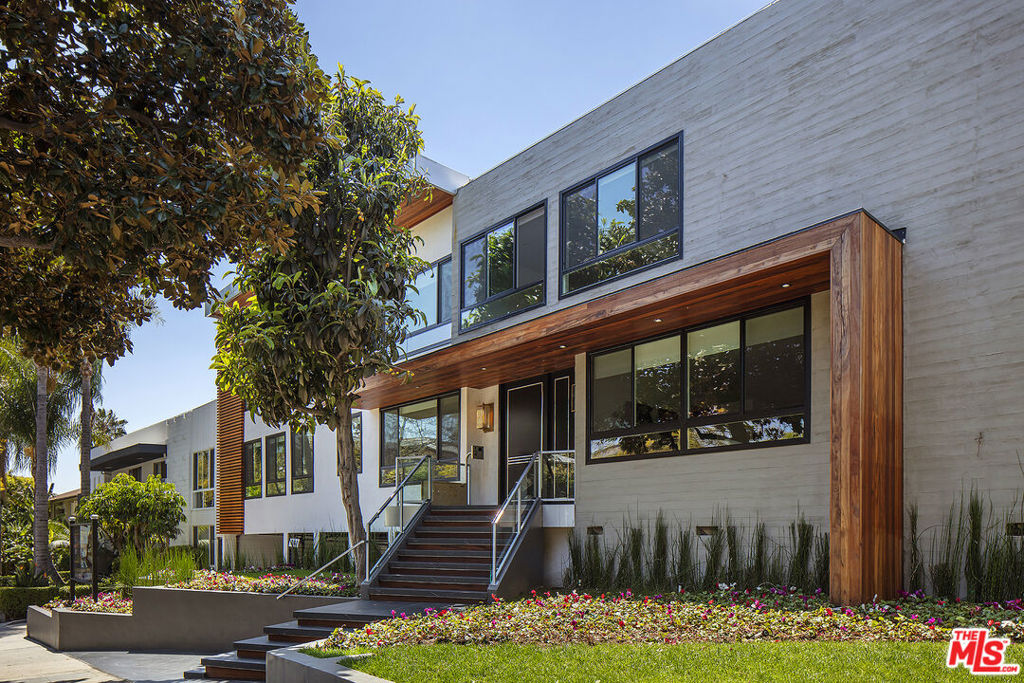 1267 N Laurel Avenue