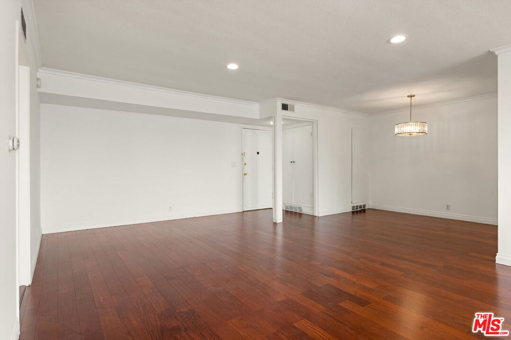 Properties 3 289 S Barrington Avenue A307