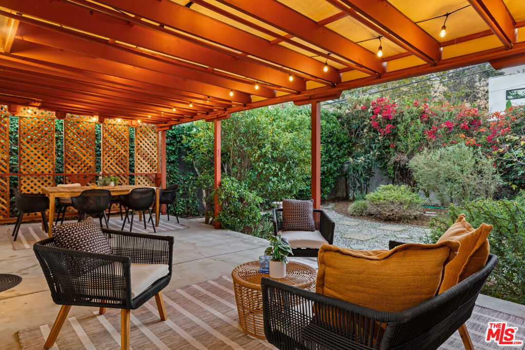 2449 Walgrove Avenue