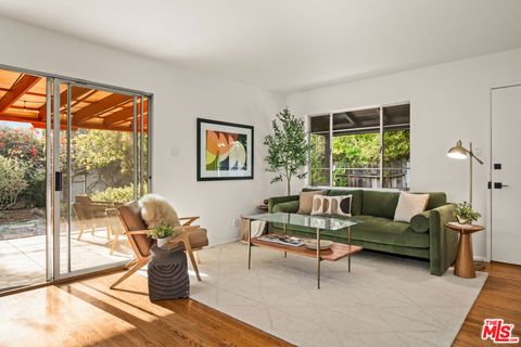 2449 Walgrove Avenue Los Angeles CA 90066