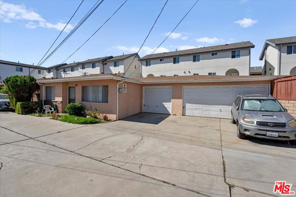 3218 W 139th Street