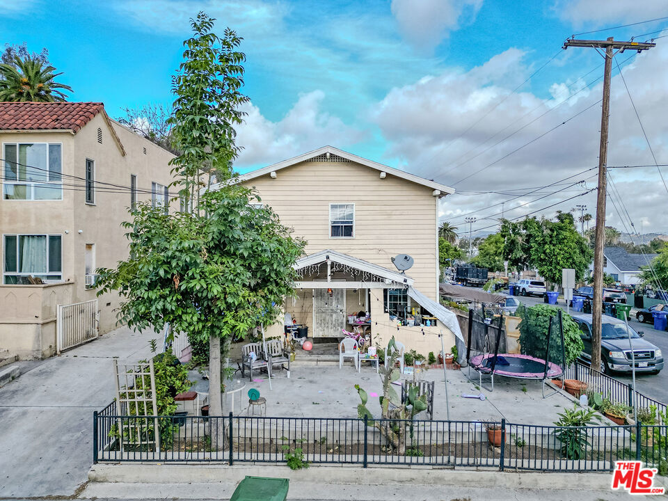649 N Cummings Street
