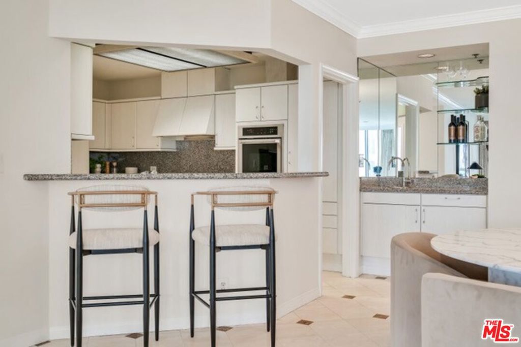 10724 Wilshire Boulevard 1205