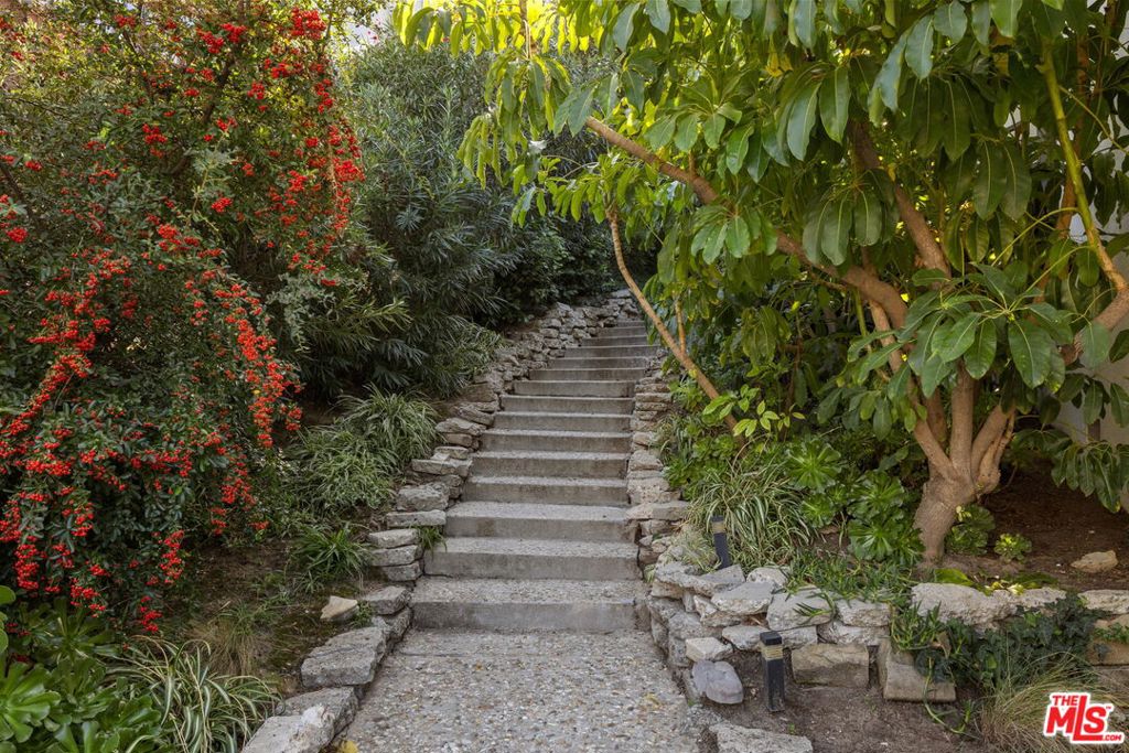 21434 Salamanca Avenue