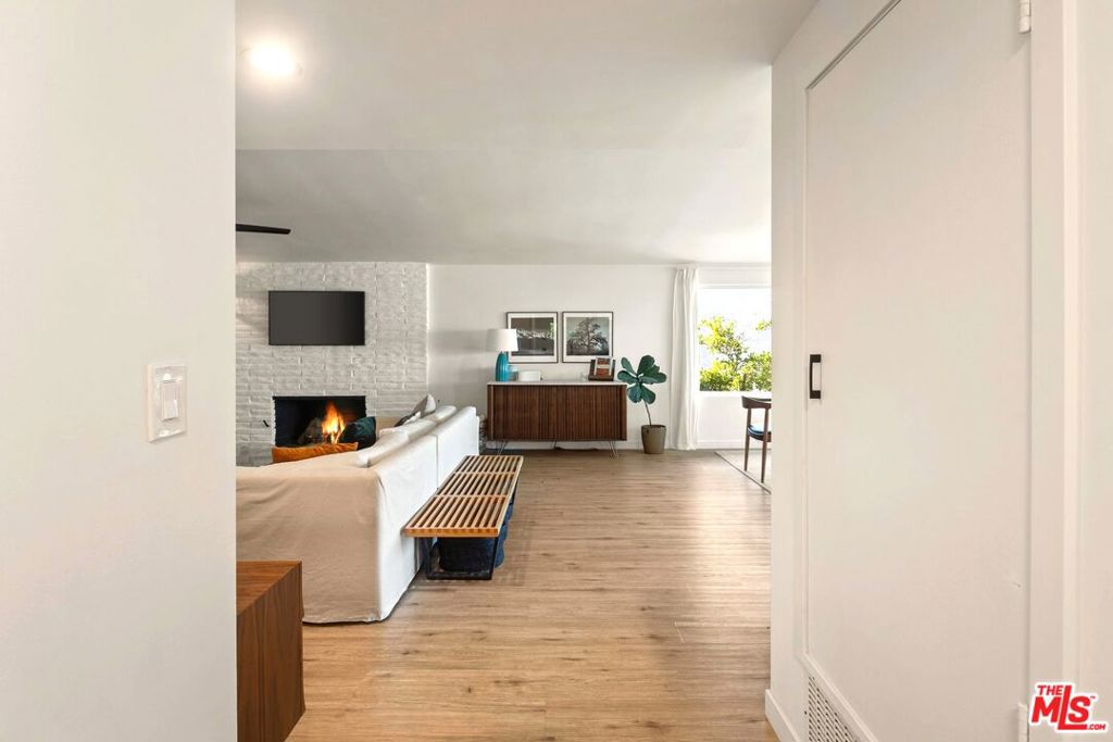 21434 Salamanca Avenue