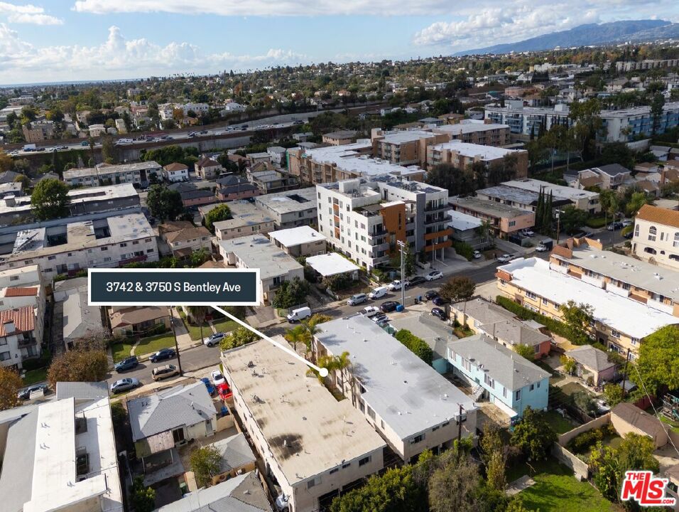 3742 S Bentley Avenue