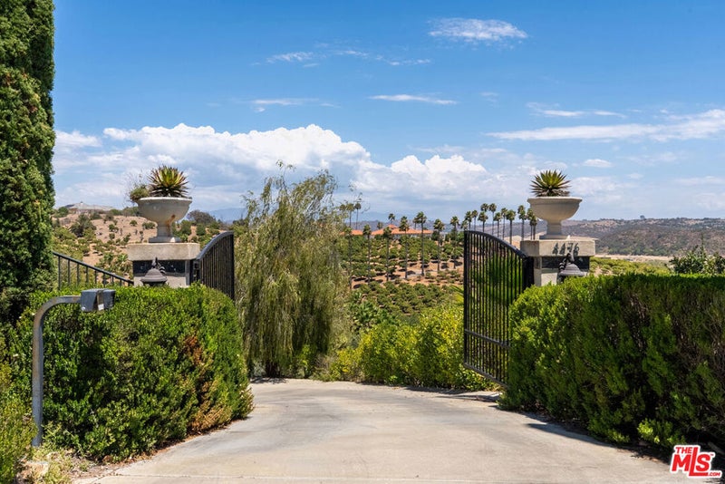 4476 Fallsbrae Road