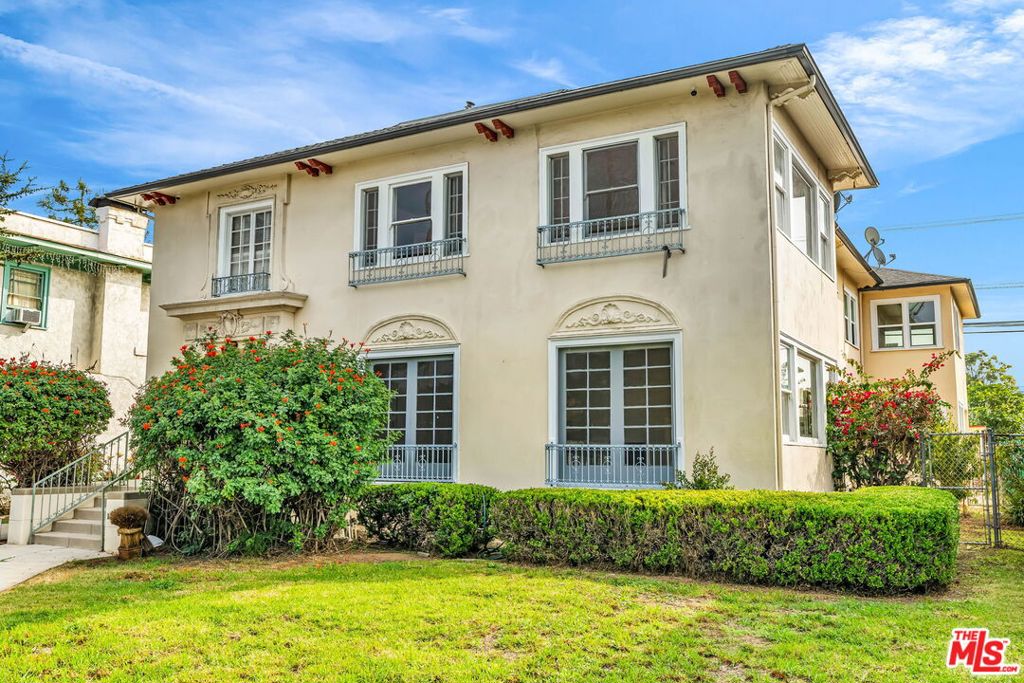 1412 S Victoria Avenue