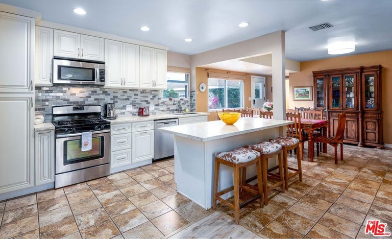 6727 W 88th Street