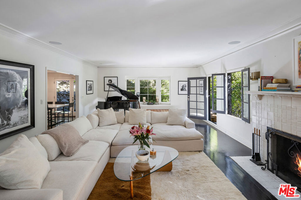 1930 Laurel Canyon Boulevard