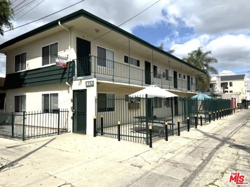 815 E 9th Street
