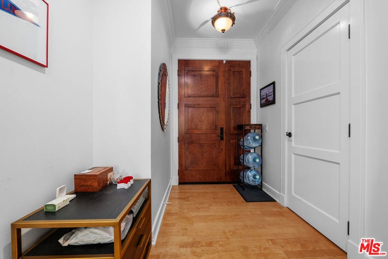 411 N Oakhurst Drive 305