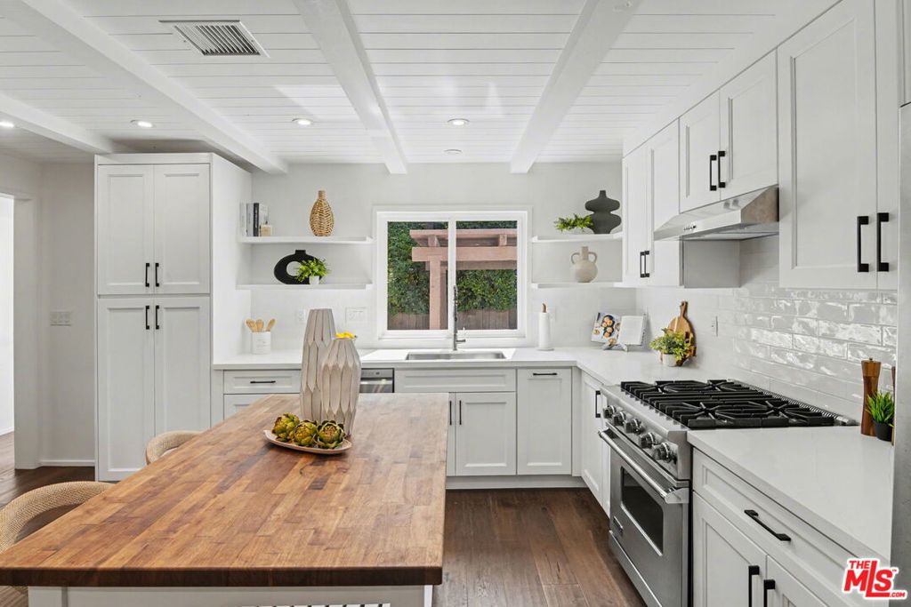 10720 National Place