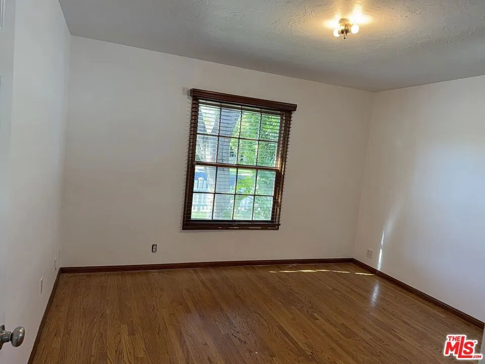 Sherman Oaks, California 91401, United States, 3 Bedrooms Bedrooms, ,3 BathroomsBathrooms,Residential,Active,249055