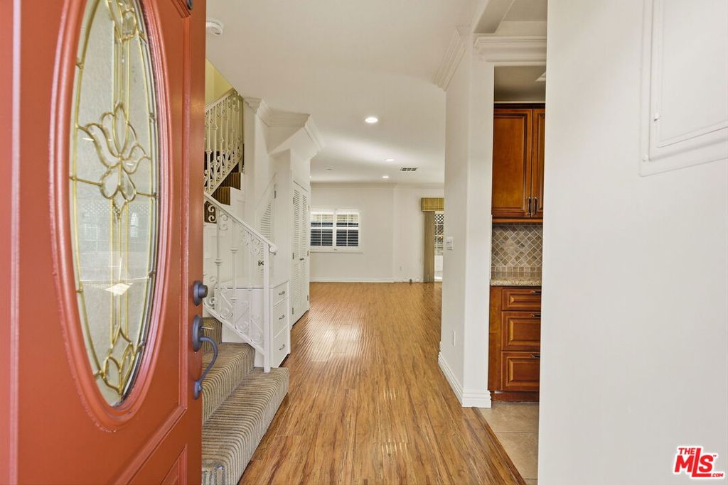 338 W Milford Street 106