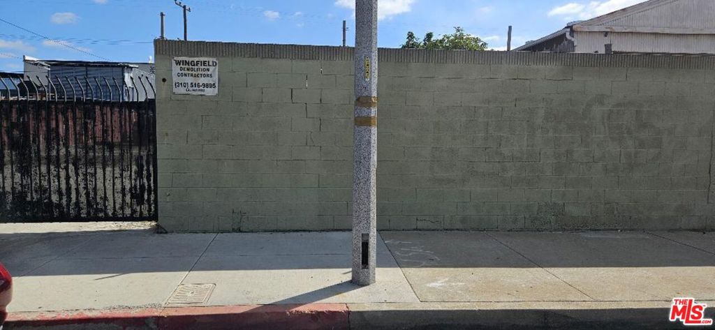 16928 S Broadway Street