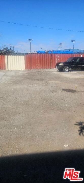 16928 S Broadway Street