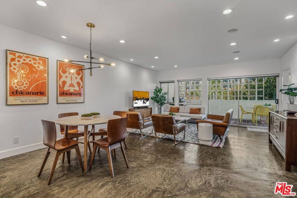 277 E Alejo Road 101