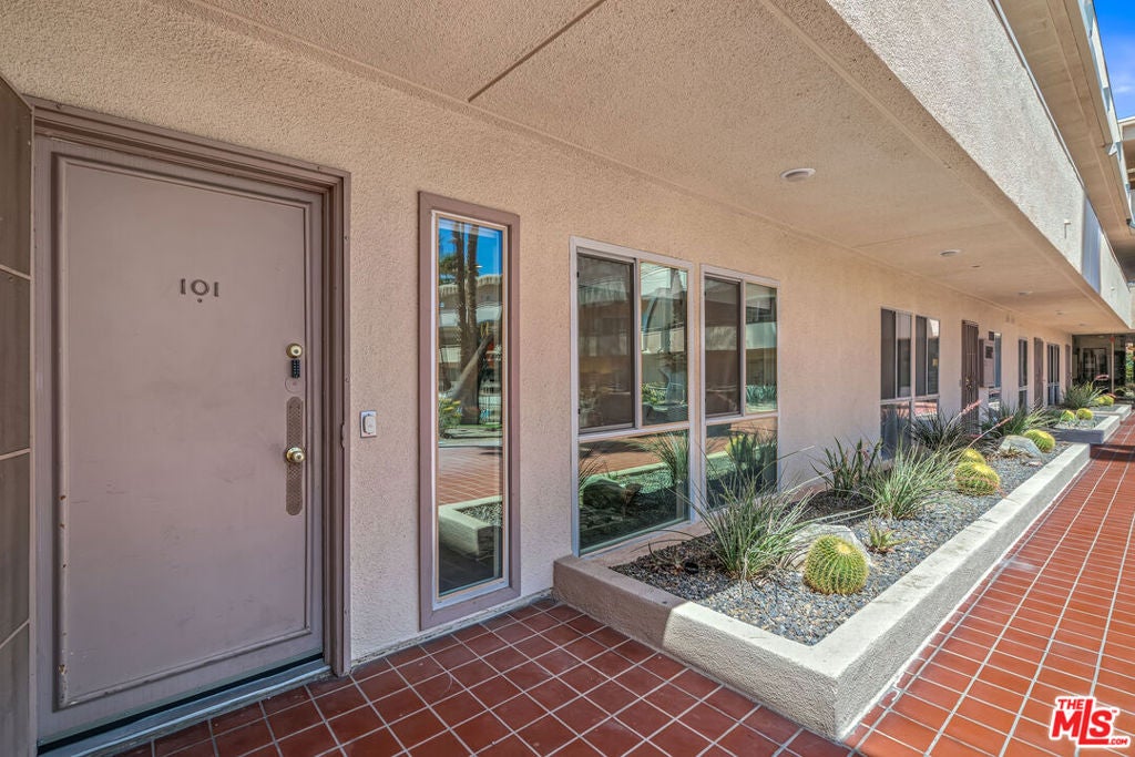277 E Alejo Road 101
