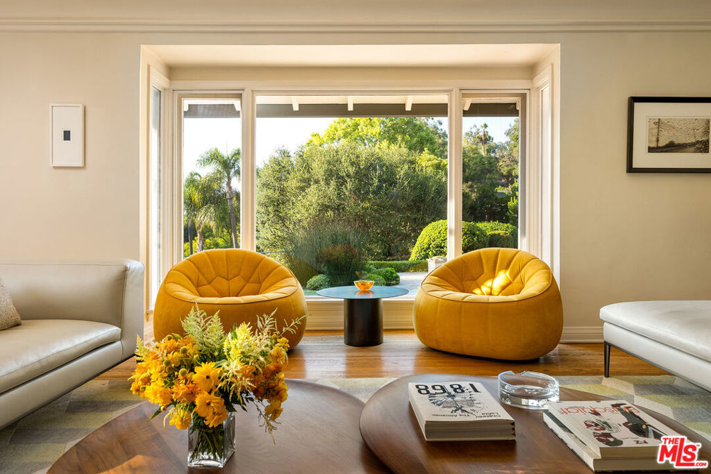 Properties 3 3818 Hollyline Avenue