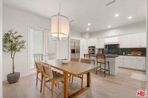 5743 Dawn Playa Vista CA 90094