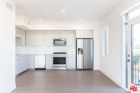 Photo of 843 Wilcox Avenue #401, Los Angeles, CA 90038 (MLS # 26984845)